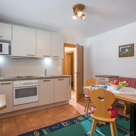 Gaestehaus Schneeberger بيت ضيافة مايرهوفن