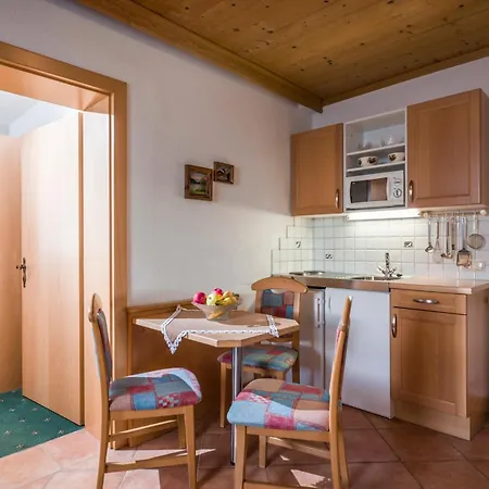 بيت ضيافة Gaestehaus Schneeberger 2*