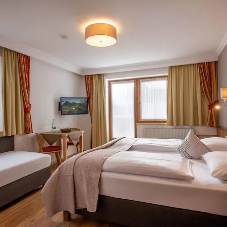 Гостьовий будинок Gaestehaus Schneeberger 2*