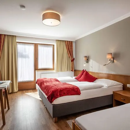 Гостьовий будинок Gaestehaus Schneeberger 2*