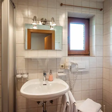 Gaestehaus Schneeberger Гостьовий будинок
