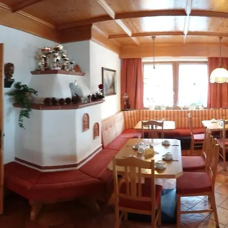 Гостьовий будинок Gaestehaus Schneeberger Майргофен