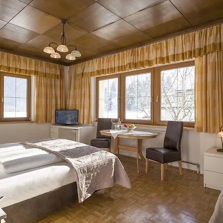 Gaestehaus Schneeberger Гостьовий будинок