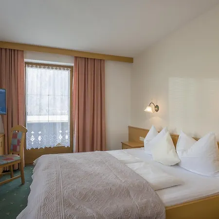 Гостьовий будинок Gaestehaus Schneeberger Майргофен
