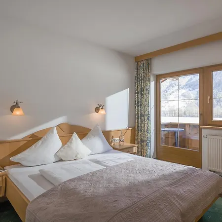Gaestehaus Schneeberger Гостьовий будинок Майргофен